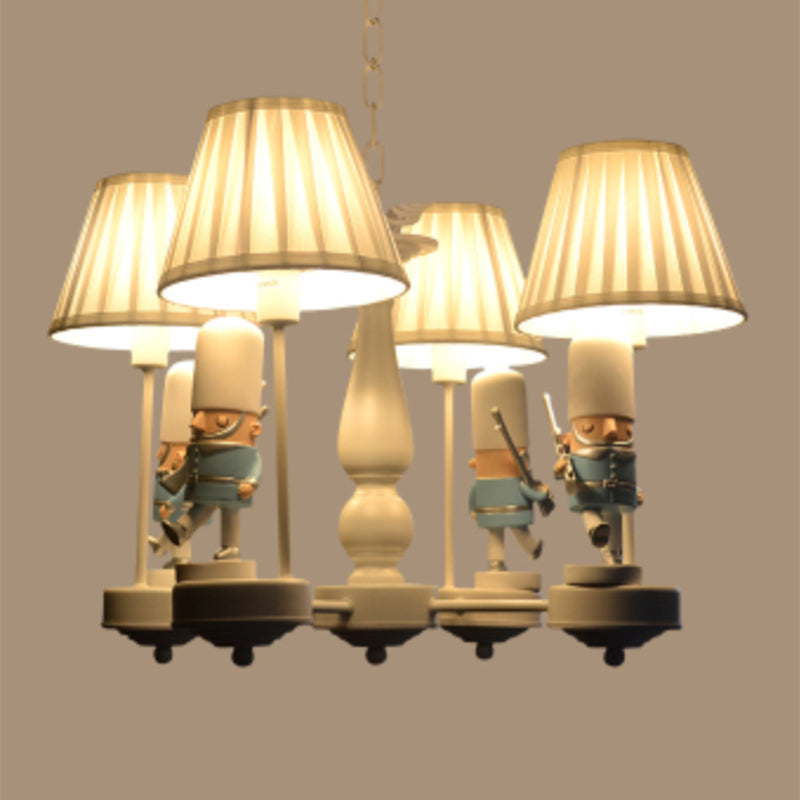 Soldier Pursery Chandelier Pendant Light Resin Resin Cartoon Hanging Light avec une teinte en tissu conique