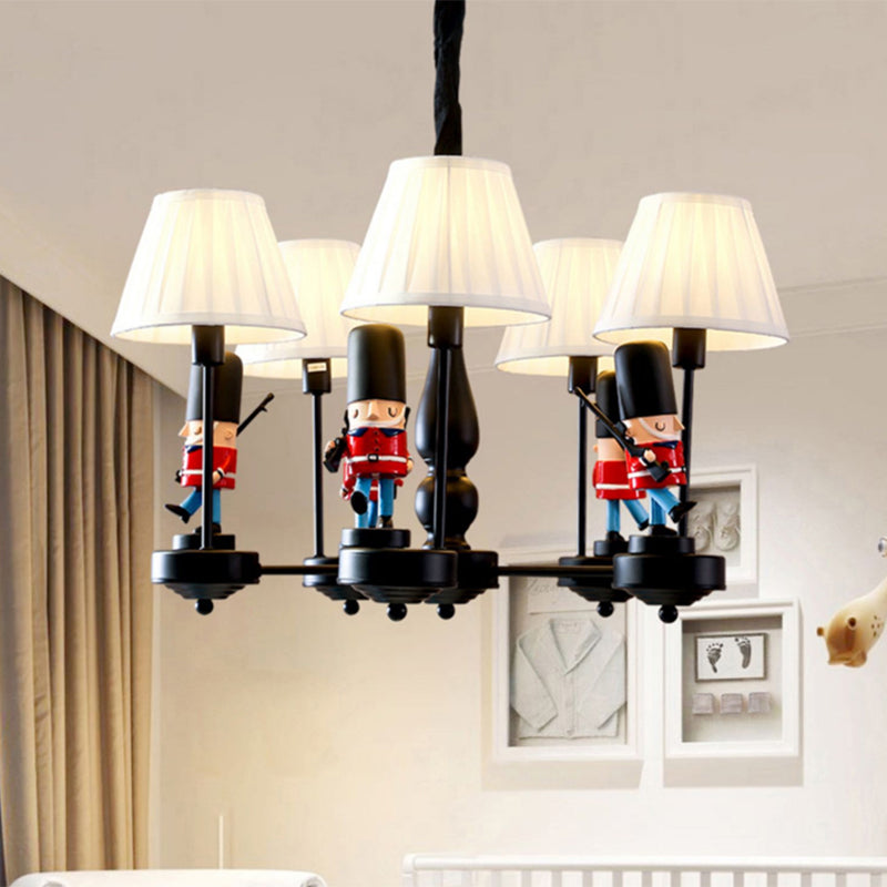 Soldier Pursery Chandelier Pendant Light Resin Resin Cartoon Hanging Light avec une teinte en tissu conique