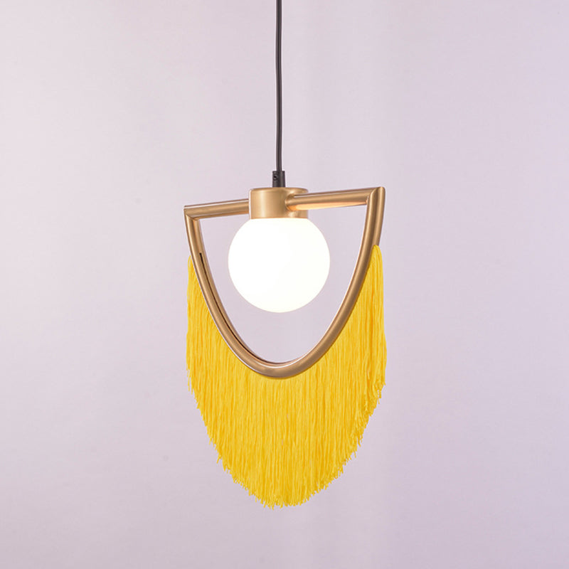 Lámpara de colgante de vidrio de ópalos de 1 luces de suspensión de globo minimalismo con franja decorativa