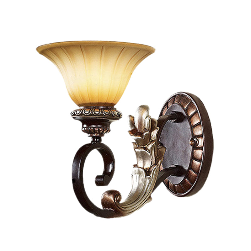 Lampe murale en verre beige floral à volants