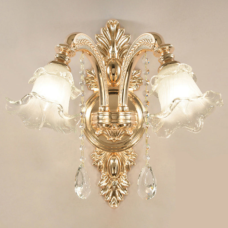 Goldene Blumenwandlampe Retro -Stil gefrostetes Glas Wohnzimmerwandleuchte mit Kristallakzent
