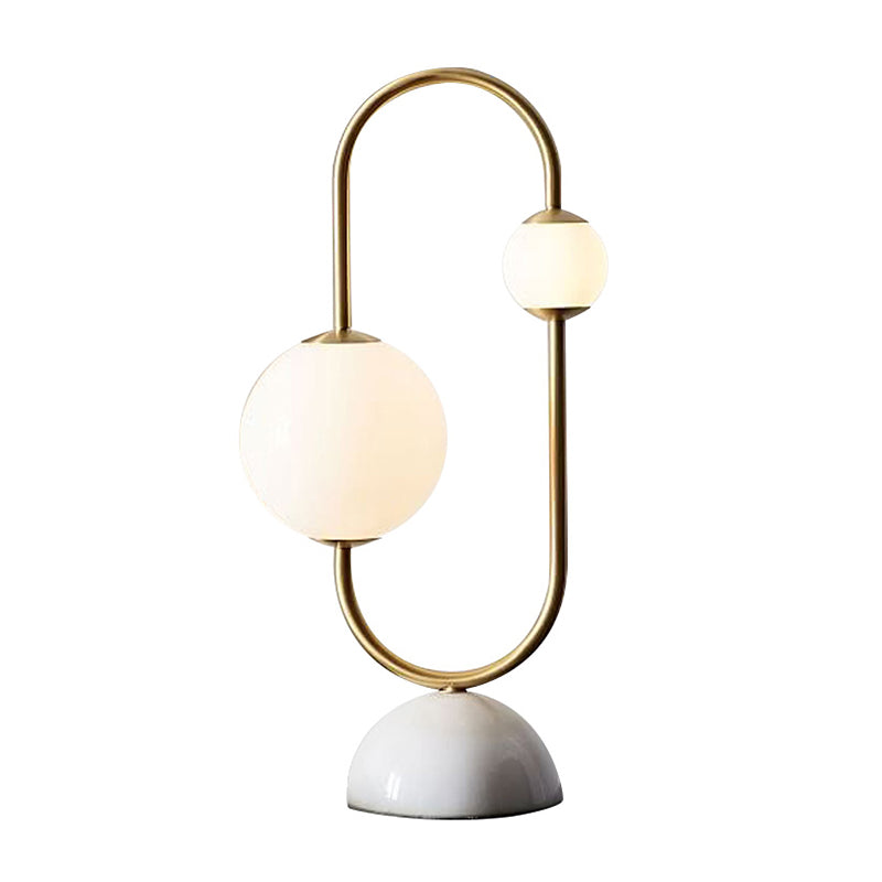 Lampada da tavolo con base a cupola in marmo Lampada da comodino a LED postmoderna a 2 teste in oro con paralume in vetro smerigliato
