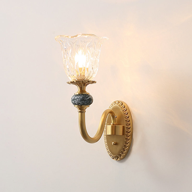 Iluminación de montura de pared sombreada tradicional lámpara de pared de vidrio de una sola bombilla en oro