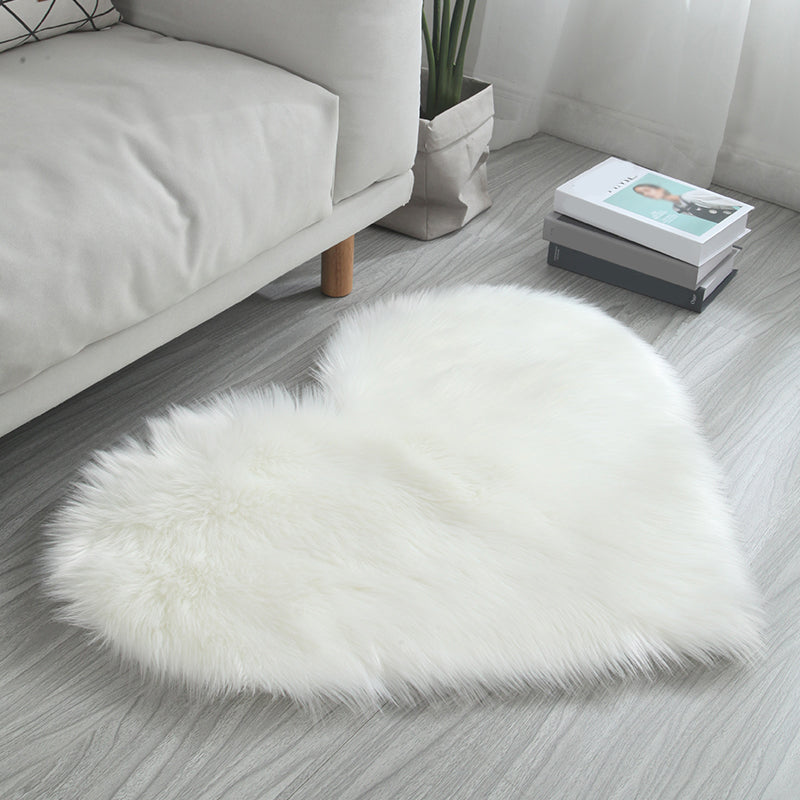 Herzform Feste Farbe Teppich Multi-farbiger einfacher Teppich flauschiger Haustierfreundlichkeitsmaschinenwaschable Teppich für Schlafzimmer