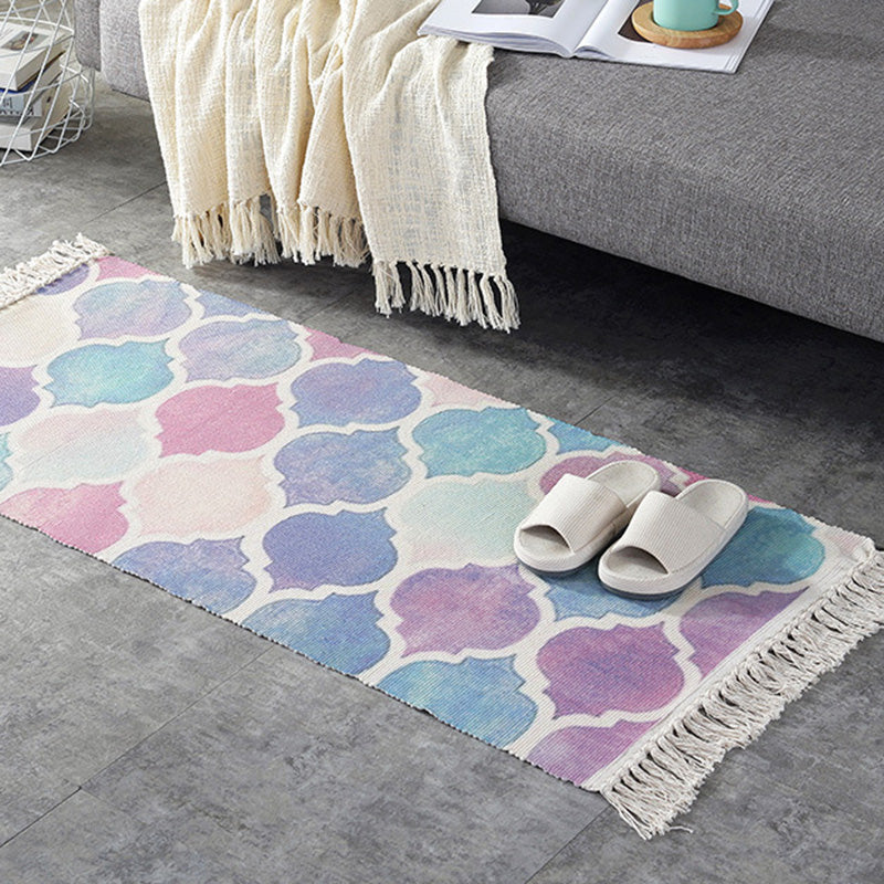 Tapis rétro multicolore décontracté.