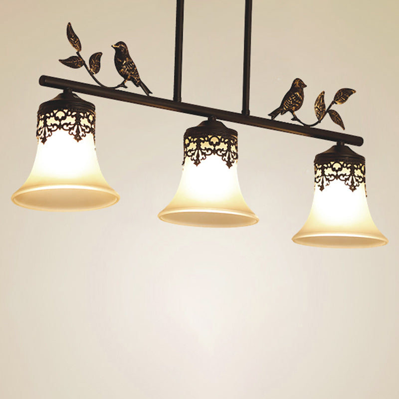 Handgeblasenes Glas ausgestattet Schatten Anhänger Leichte Vintage Esszimmer Hanging Island Light mit dekorativem Vogel in Schwarz