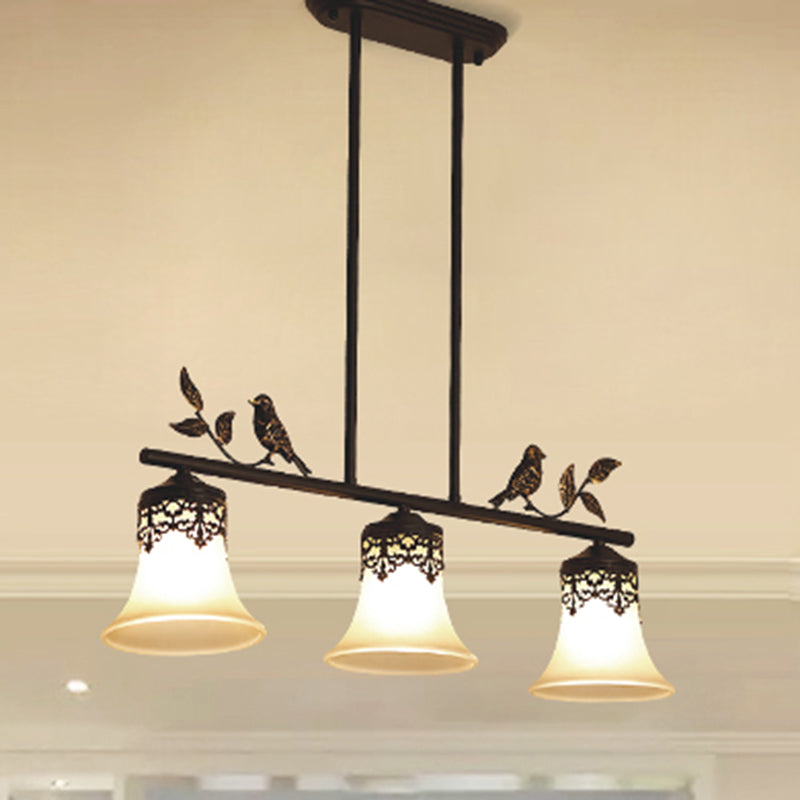 Handgeblasenes Glas ausgestattet Schatten Anhänger Leichte Vintage Esszimmer Hanging Island Light mit dekorativem Vogel in Schwarz