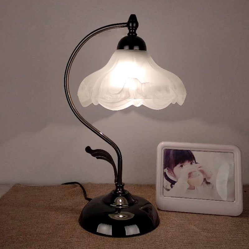 Lámpara de parada de noche vintage de tono de cúpula 1 luce iluminación de mesa de vidrio de ópalo para sala de estar
