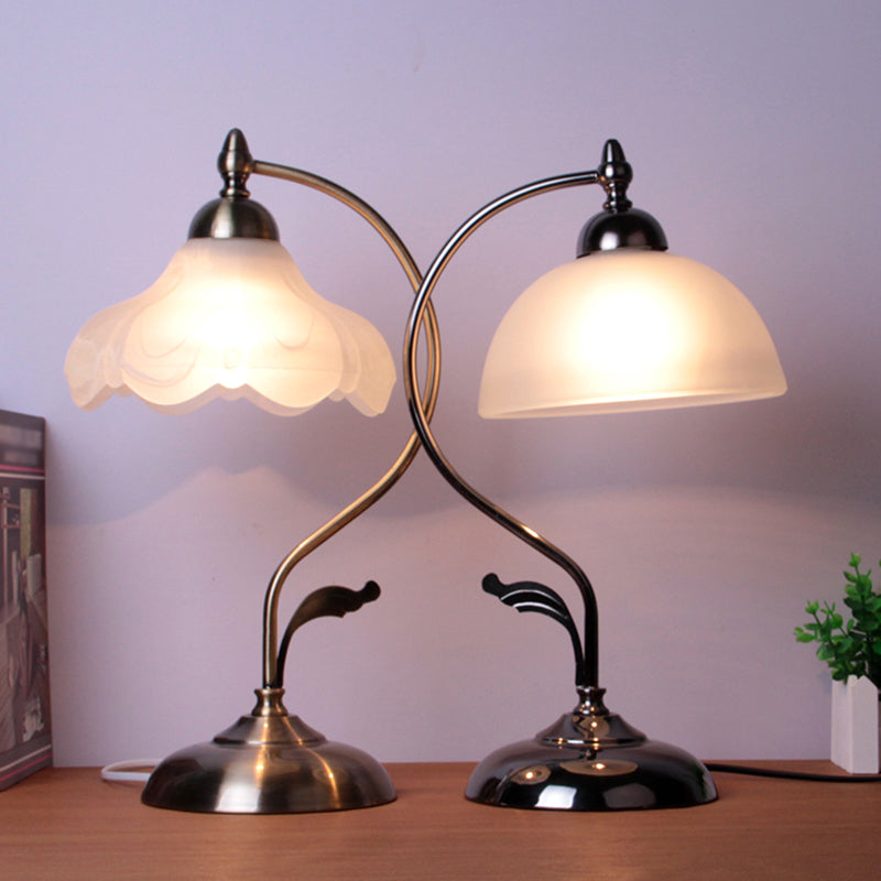 Lámpara de parada de noche vintage de tono de cúpula 1 luce iluminación de mesa de vidrio de ópalo para sala de estar