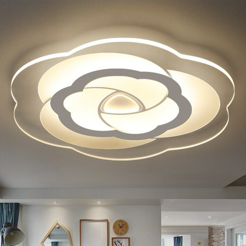 Nordic Flower Flush Ceiling Light Acrylic Living Room LED Flush Mount Lighting Fixture in Clear