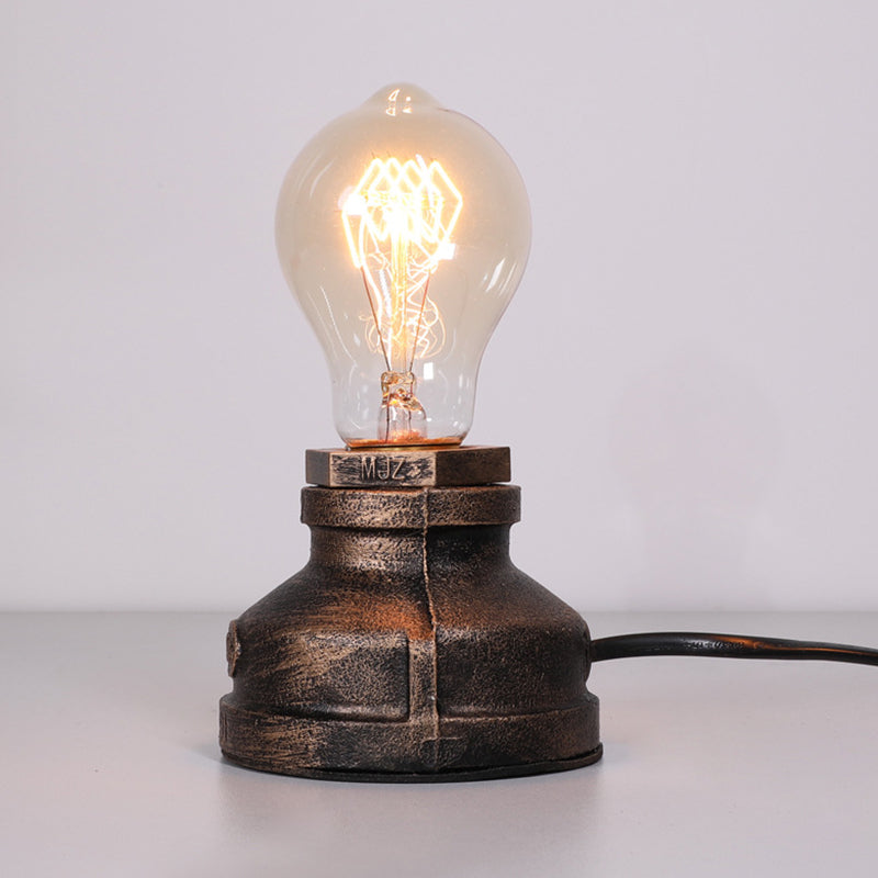 Industrial Water Pipe Base Table Lighting Single-Bulb Iron Nightstand Lamp for Bedroom