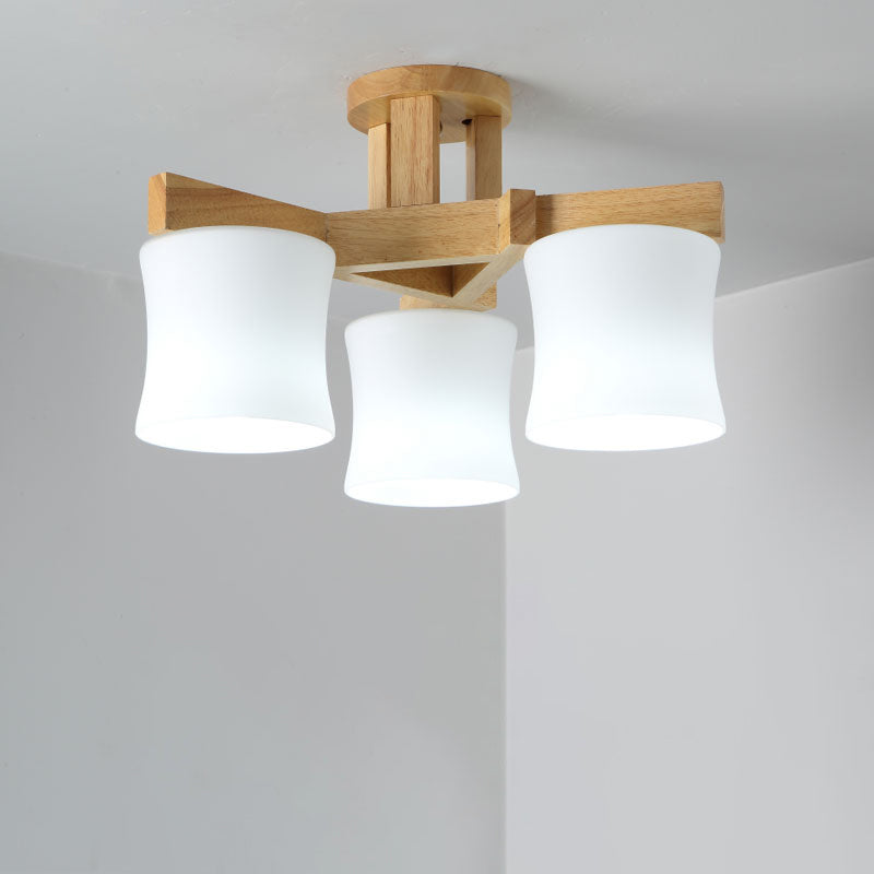 Lustre japonais semi-encastré avec abat-jour en verre blanc, près du plafond, avec auvent en bois