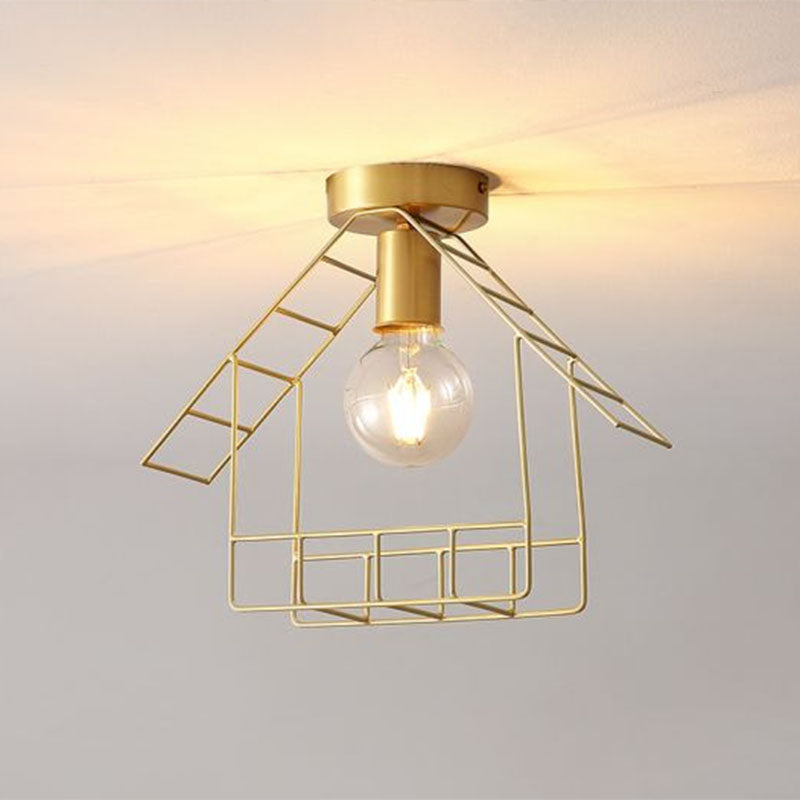 Metallic huisvormige semi -spoellicht eenvoud