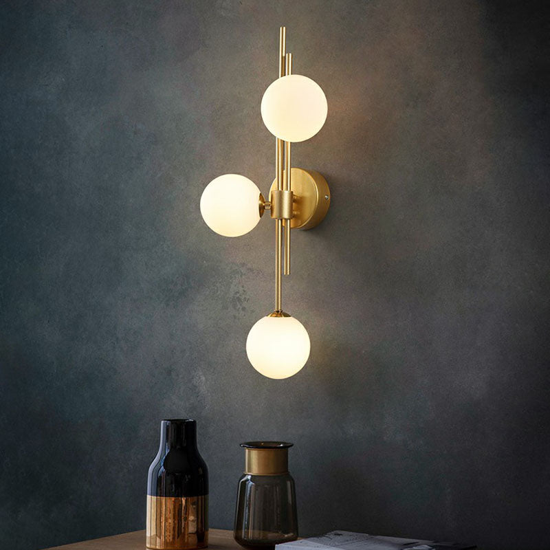 Luz de pared de la pelota de diseñador Luz de vaso de vidrio de vaso de 3 cabezas Iluminación montada en la pared en latón