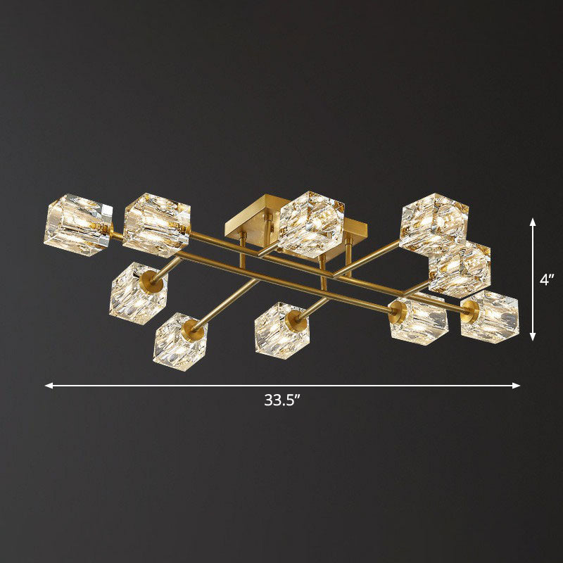 Lámpara de techo semiempotrada con acabado dorado posmoderno con forma de cubo de cristal cerca del techo