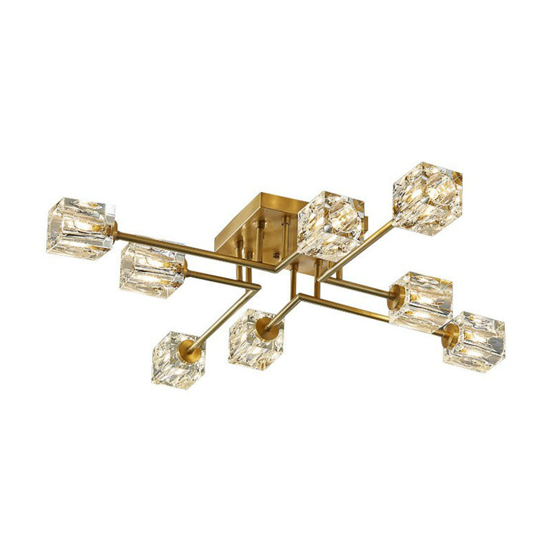 Lámpara de techo semiempotrada con acabado dorado posmoderno con forma de cubo de cristal cerca del techo