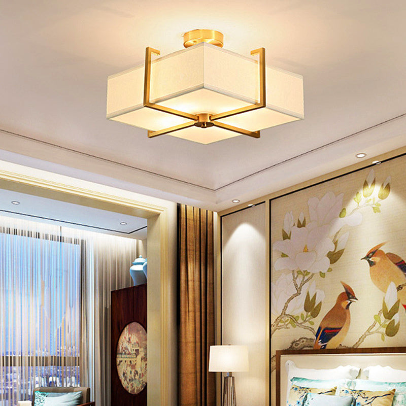 4 luces Luz de techo de sala de estar Semi de latón tradicional con sombra de tela rectangular