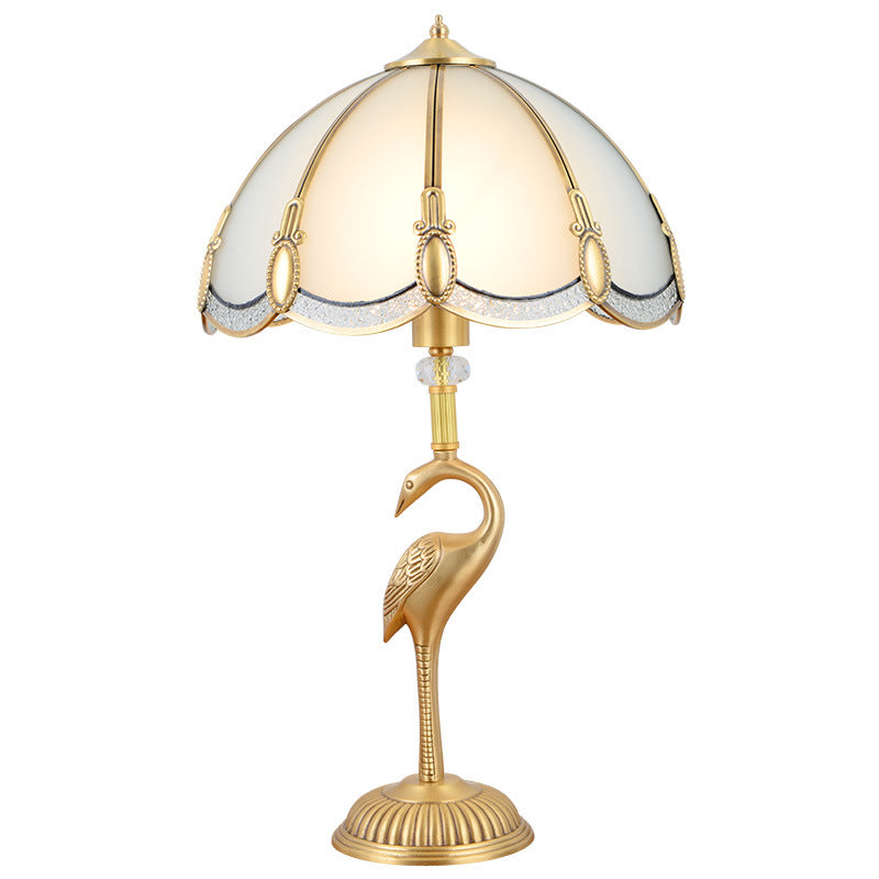 Peacock Feather Biseled Glass Table Ilumining Minimalismo de la sala de estar de 1 luces Lámpara de noche en latón