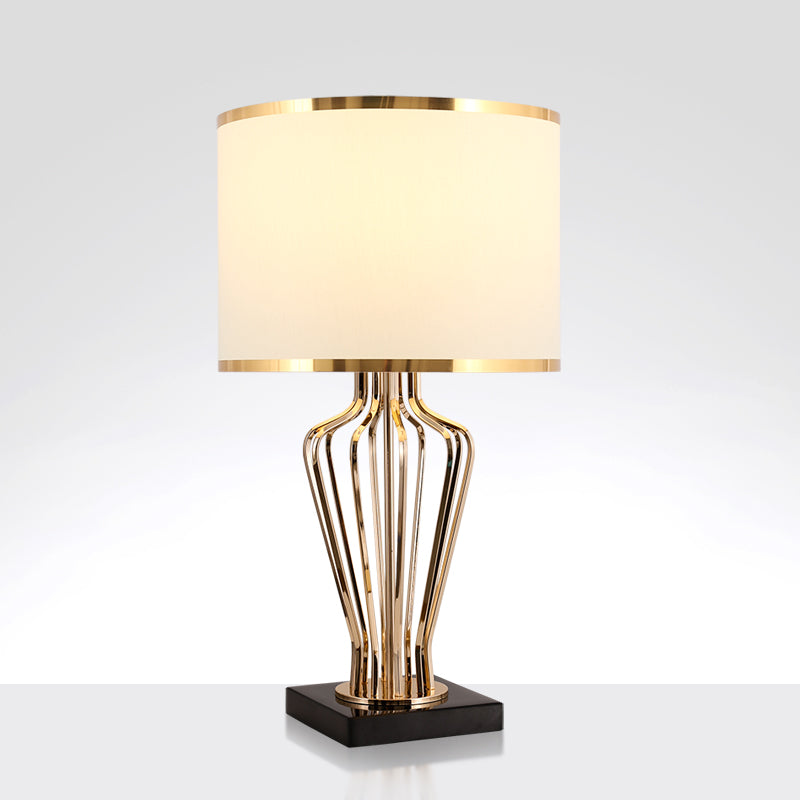 Messing Drum Shade Tisch Licht traditioneller Stoff Ein Wohnzimmer Nachttischbeleuchtung