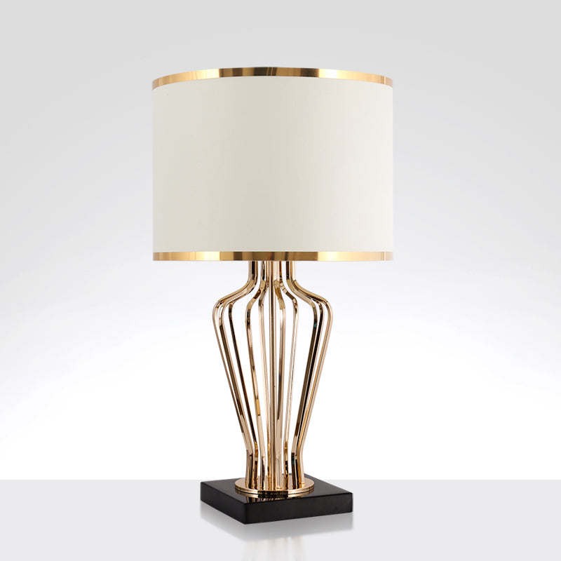 Messing Drum Shade Tisch Licht traditioneller Stoff Ein Wohnzimmer Nachttischbeleuchtung