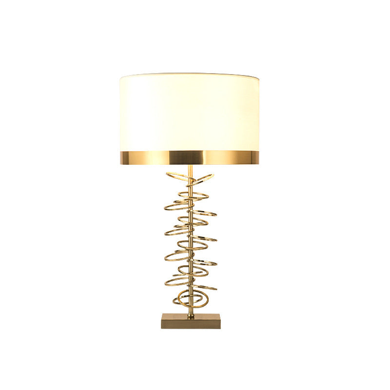 Lampe de table de tambour de style classique 1 Lumière de table de chevet de tissu de tête avec anneau métallique en laiton