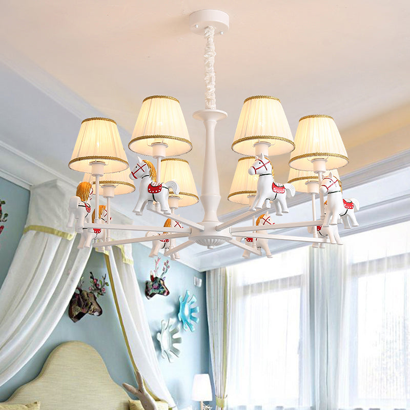 Pilation de lustre blanc de cheval blanc Résine Plafond pendant Light avec une nuance de tissu plissé effilé