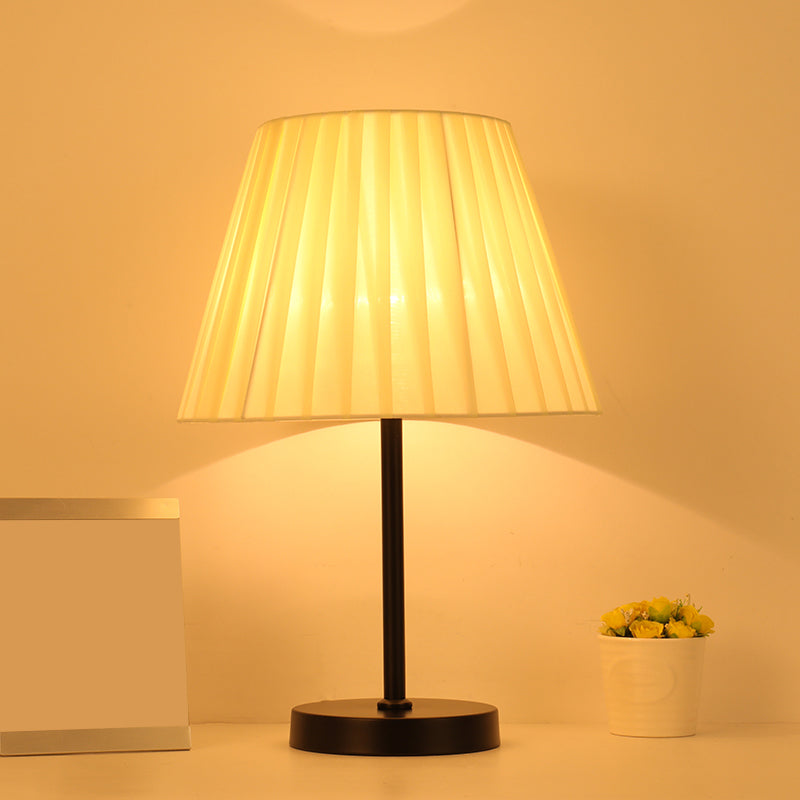 Pleated Fabric Tapered Table Lamp Simple Style 1��Bulb Nightstand Light for Bedside