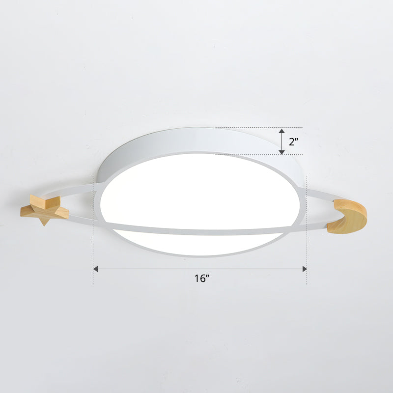 Gespoeld Planeet LED Flushmount Licht Childrens Acryl Wit Plafond Armatuur met Houten Maan en Ster