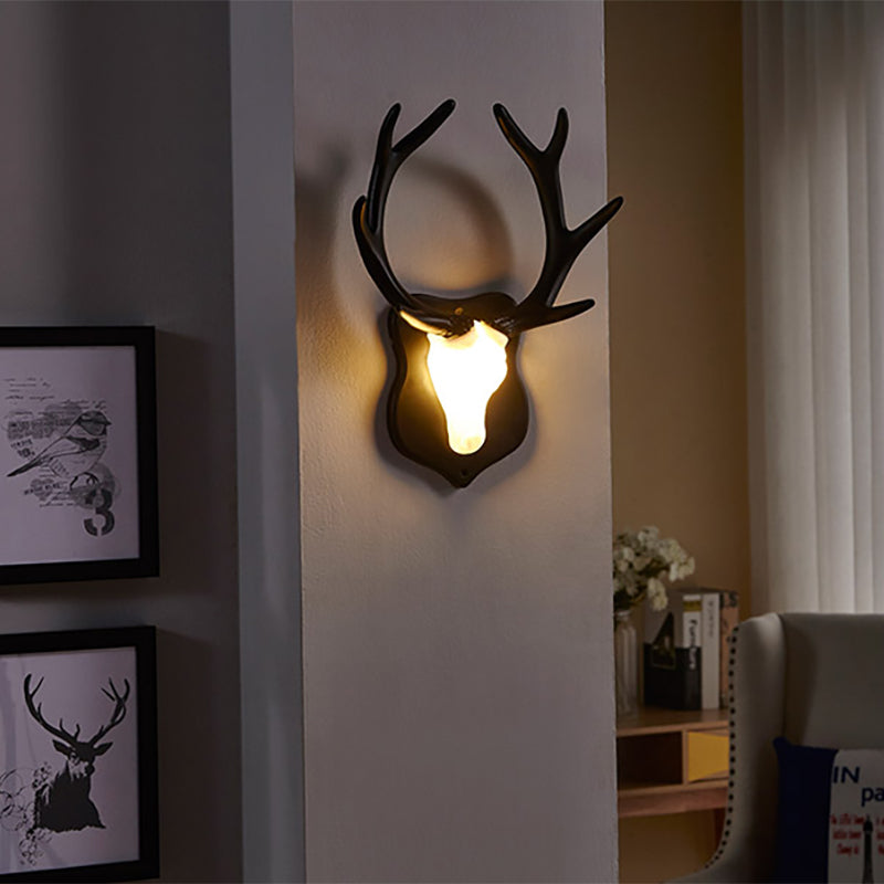 Lámpara de pared de ciervos LED país de resina blanca/azul lámpara de apliques para sala de estar con asta blanca/negra