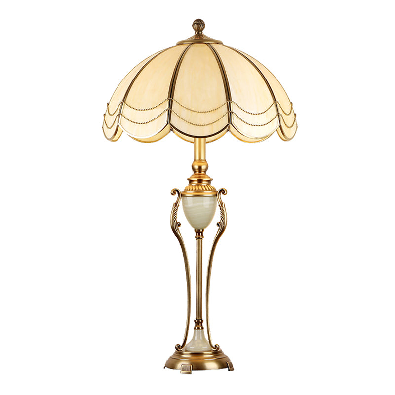 Lampada da tavolo tradizionale a forma di carattere con luce notturna in metallo bronzo a 1 lampadina con paralume smerlato