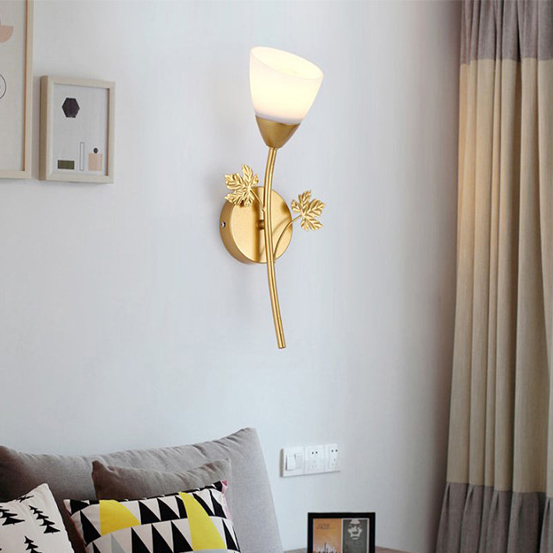 Bol en verre givré Conce contemporain 1/2-Light Hall Hall Mur Mount luminaire avec décor en forme de feuilles en noir / or