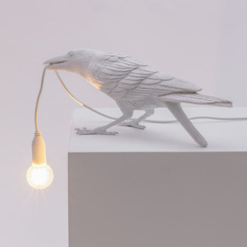 Lámpara de mesa en forma de pájaro resina creativa artística de una sola bombilla luz de noche para dormitorio