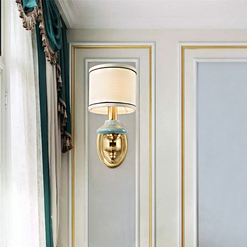 Lámpara de pared retro cilíndrica de tela 1/2 luz Luz de apliques de pared con tapa de porcelana en oro para porche
