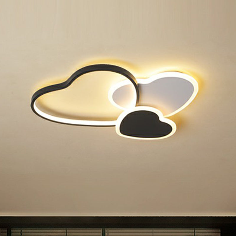 Schwarz liebevolles Herz Flush Mount Light Moderne Metall -LED -Decke Flush Leuchte für Schlafzimmer