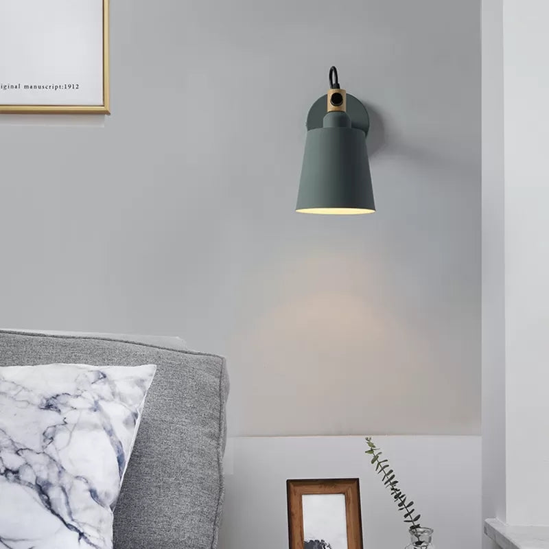 Eine leichte Eimer -Wandleuchte rotatierbarer nordischer Metallleuchten für Wohnzimmer