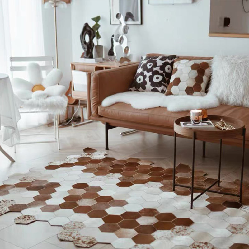 Modern Geometric Printed Rug Brown Cowhide Area Carpet Pet Friendly Stain-Resistant Easy Care Rug for Decoration