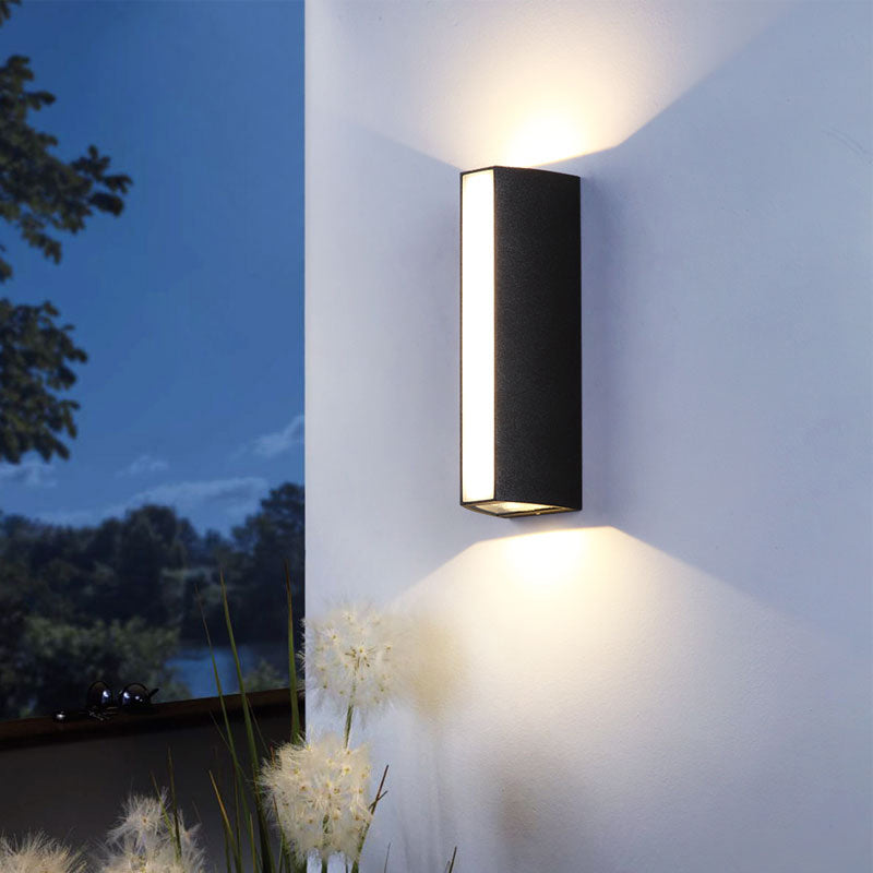 Matte schwarze Rechteck -LED -Wandleuchte Einfacher Stil Metallic Leuchtenlampe für Outdoor