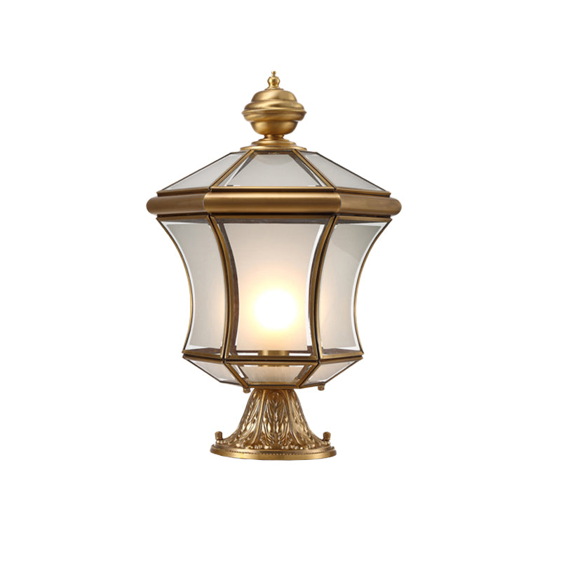 Lampada da lanterna curva in bronzo con illuminazione minimalista a 3 lampadine in vetro smerigliato