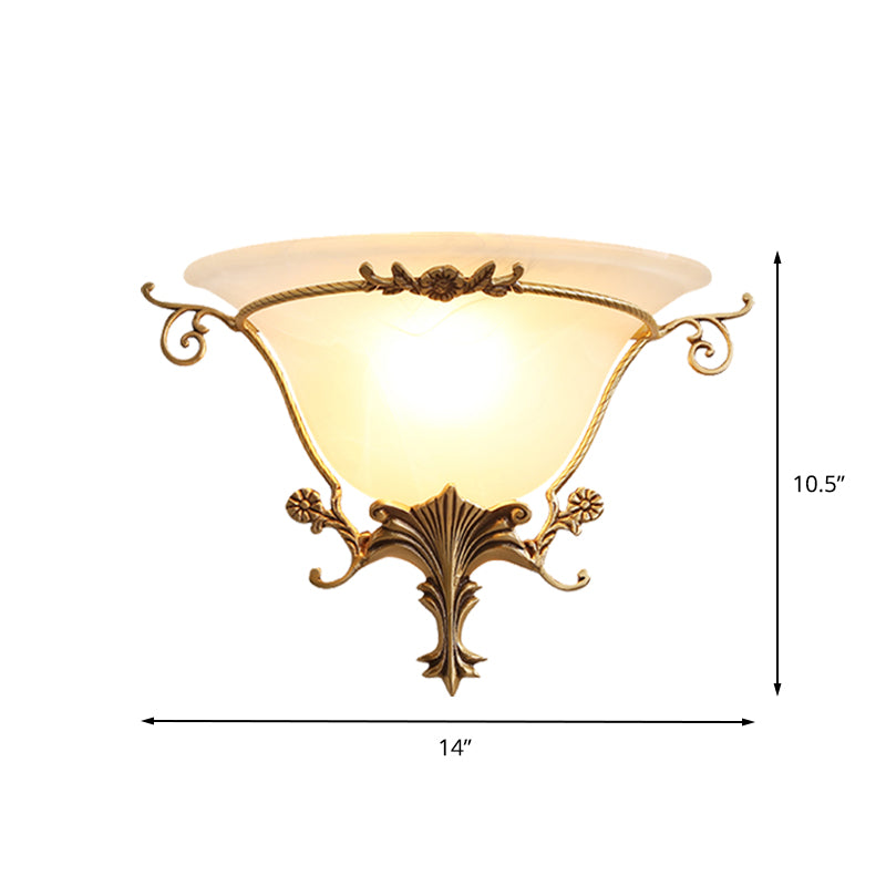 Trumpet Flare Sconce Light Traditional Milk Verre 1 Brass Brass 
 Lampe murale avec décoration de vigne