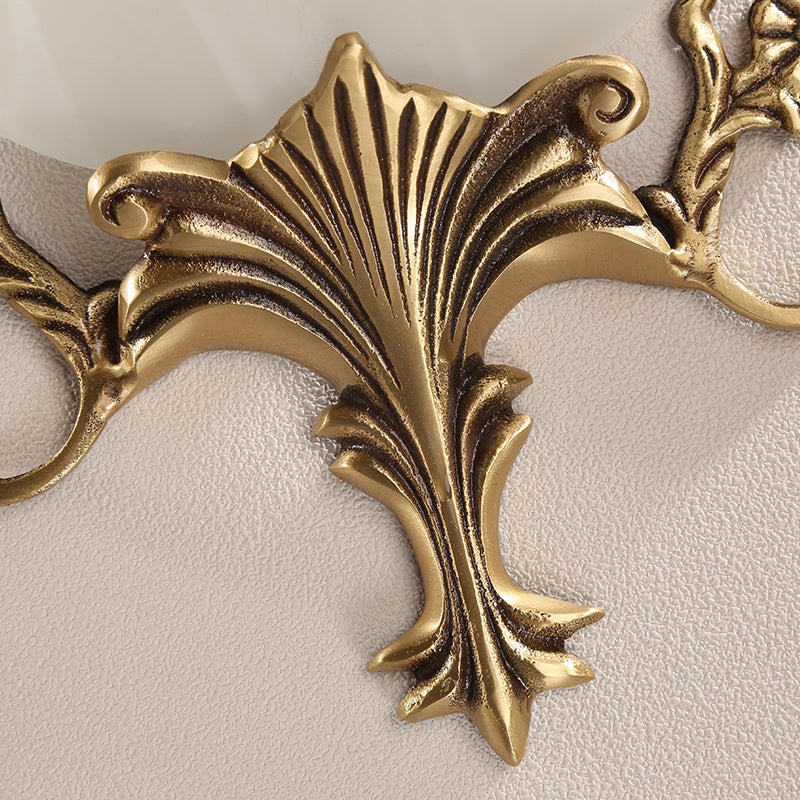 Trumpet Flare Sconce Light Traditional Milk Verre 1 Brass Brass 
 Lampe murale avec décoration de vigne