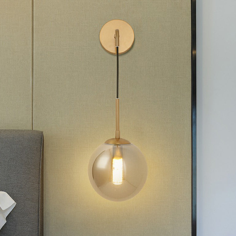 Verzilverde glazen kogelwand hangende lamp Eenvoudig enkel messing wand gemonteerd licht voor slaapkamer