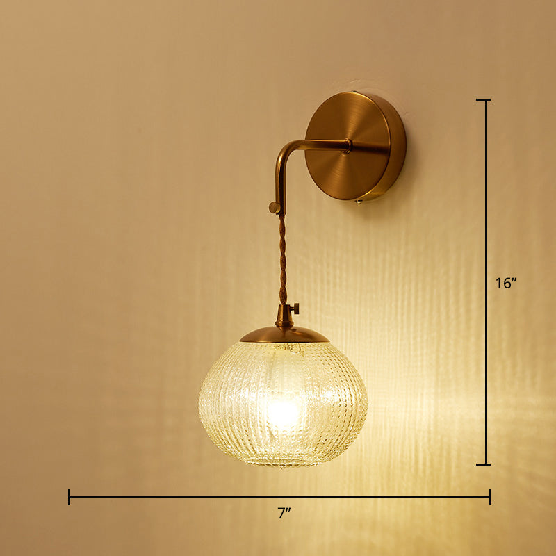 Postmoderne kugelförmige Wandlampe strukturiertes Glas 1-Schuss-Nachtwandlicht in Messing