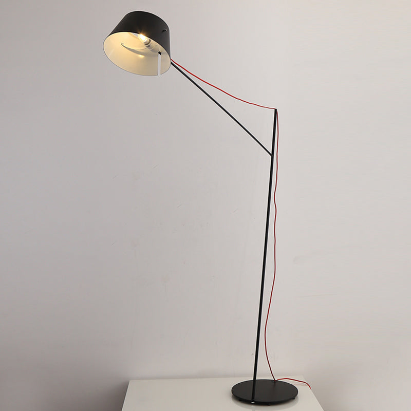 Lampada da scrivania in stile moderno a 1 luce con paralume metallico con finitura nera Lampada da lettura affusolata per soggiorno