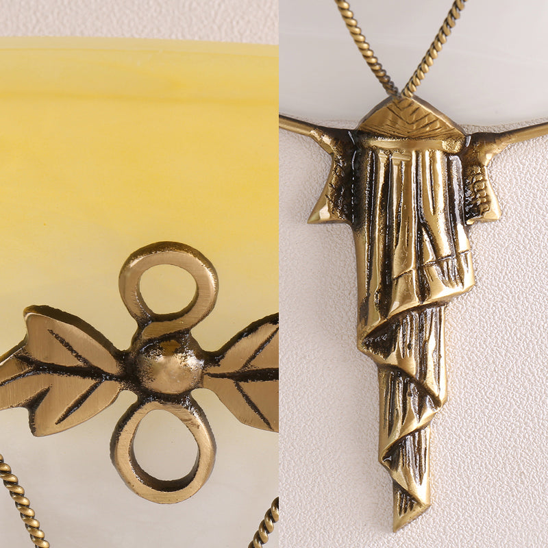 Applique de trompette traditionnelle Verre blanc / jaune 1 luminaire mural mural avec déco de feuille pour escalier