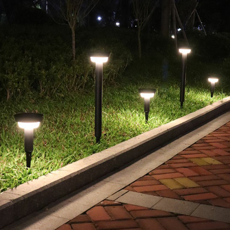 Aluminum Round Solar Pathway Lamp Simplicity Matte Black LED Stake Lamp for Patio