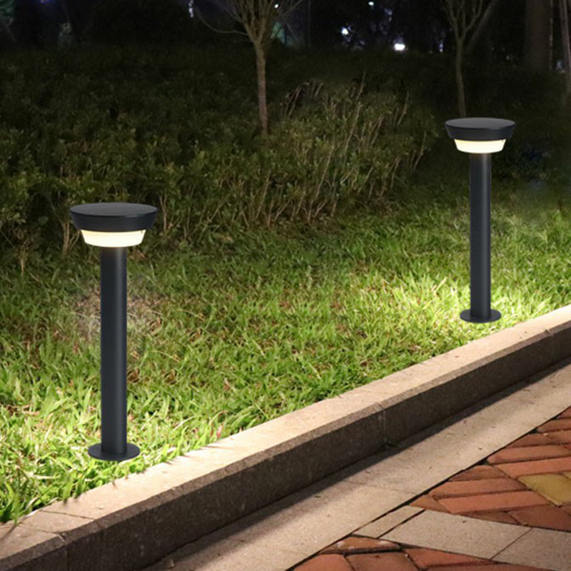 Aluminum Round Solar Pathway Lamp Simplicity Matte Black LED Stake Lamp for Patio