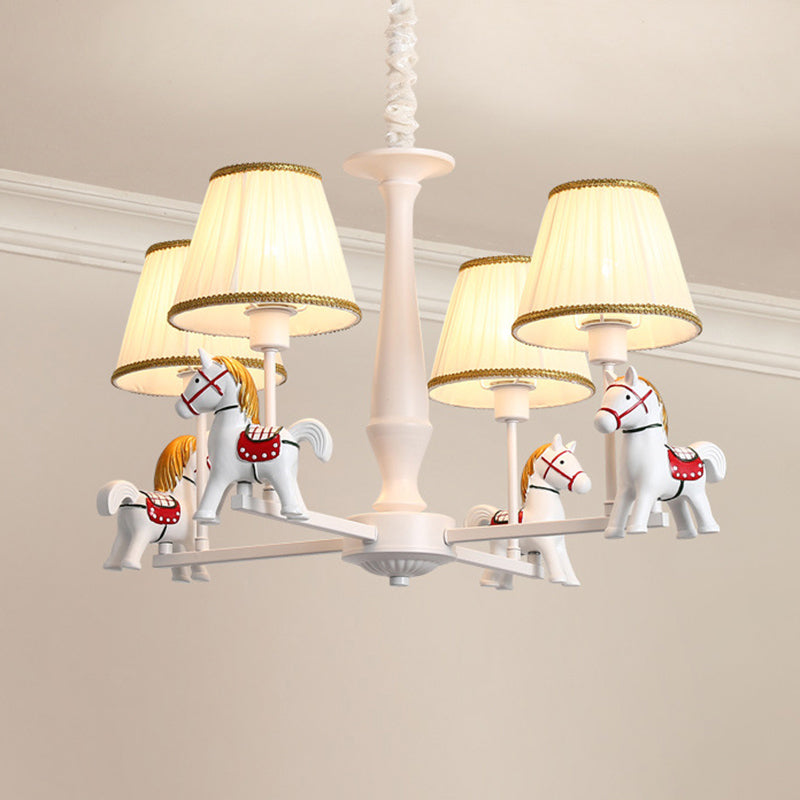 Carrousel Child Room Pendent Light Resin Cartoon Chandelier avec une teinte de tissu conique en blanc