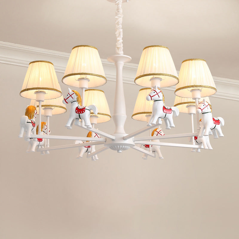 Carrousel Child Room Pendent Light Resin Cartoon Chandelier avec une teinte de tissu conique en blanc