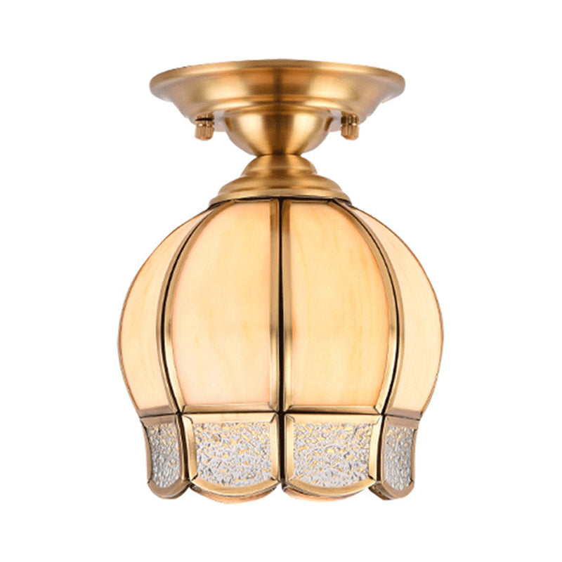 Dôme Semi-Flush Mount Lamp Tradition Lait Lait 1 Bulb Ceiling Mounted Light in Brass for Balcony