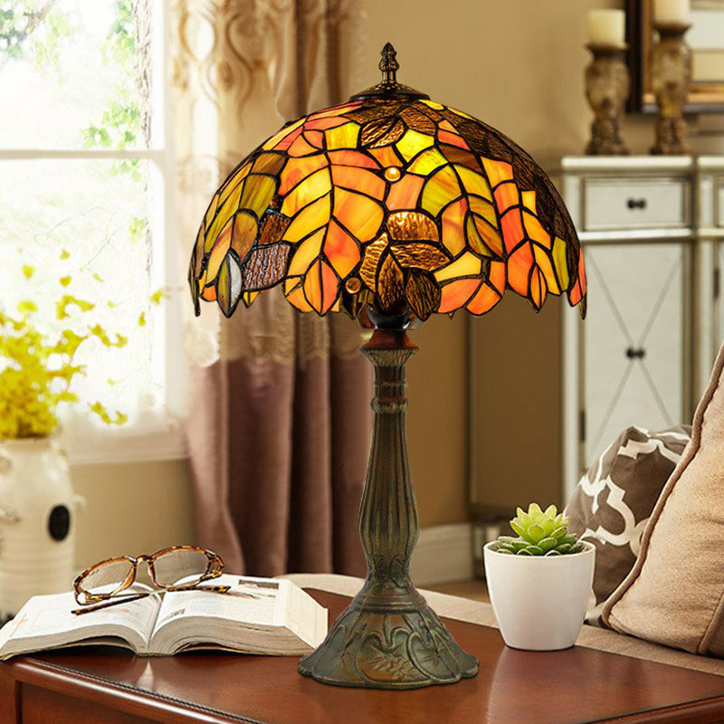 Luce notturna a motivi di uva Light 1-Bulb Tiffany Glass lampada da tavolo tradizionale per camera da letto